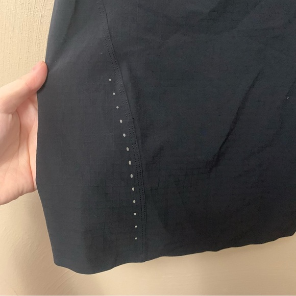 Lululemon Lightweight Stretch Running Tank Top in Black Size 6 - Picture 6 of 12